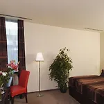 Ξενοδοχείο Ea Crystal Palace 4*