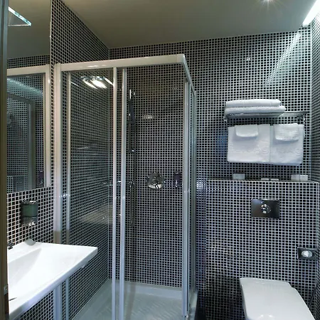 Ea Crystal Palace Hotel 4*