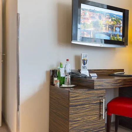 Hotel Ea Crystal Palace