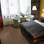 Ea Crystal Palace Hotel 4*
