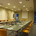 Ea Crystal Palace Hotel