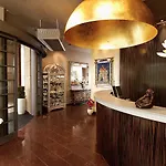 Ea Crystal Palace Hotel