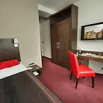Ea Crystal Palace Hotel 4*