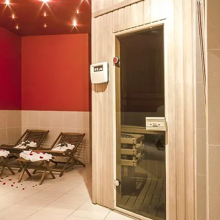 Ea Crystal Palace Otel 4*