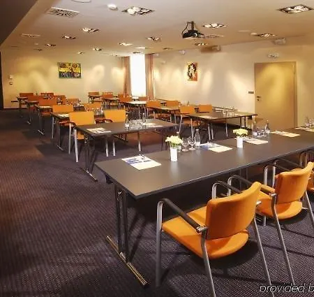 Ea Crystal Palace Hotell