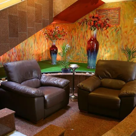 Hotell Ea Crystal Palace 4*