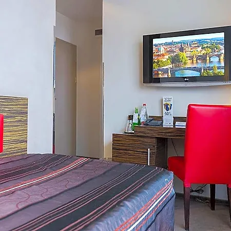 Hotel Ea Crystal Palace