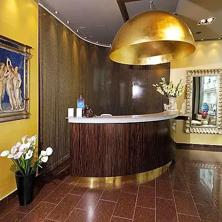Ea Crystal Palace Hotel 4*