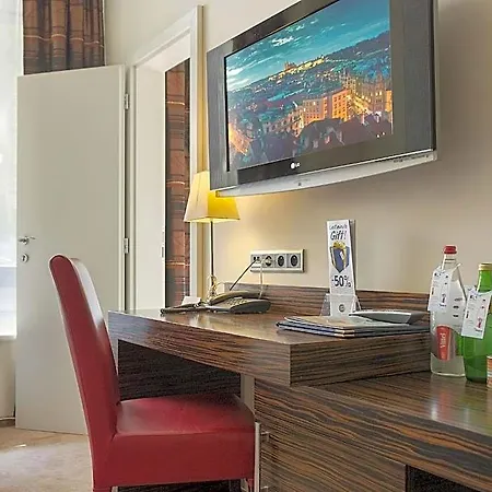 Ea Crystal Palace Hotel 4*