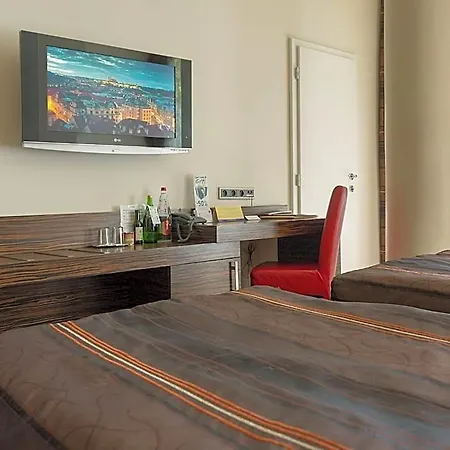 Hotel Ea Crystal Palace