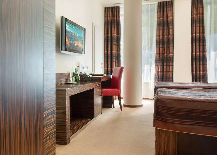 호텔 Ea 크리스탈 팰리스 4*