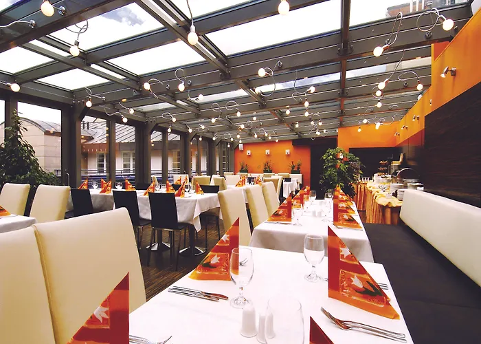 Ea Crystal Palace Hotel 4*