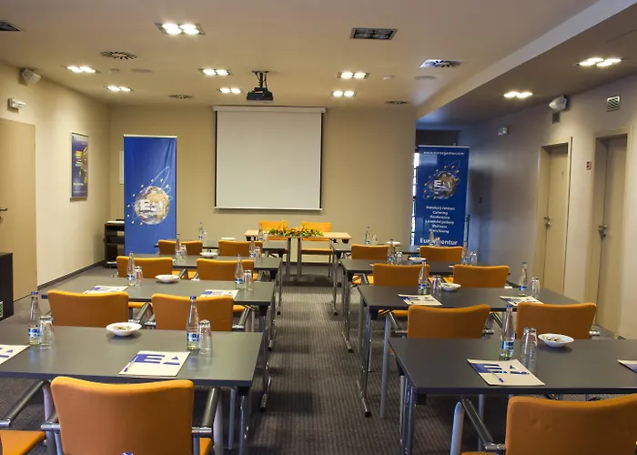 Hotel Ea Crystal Palace