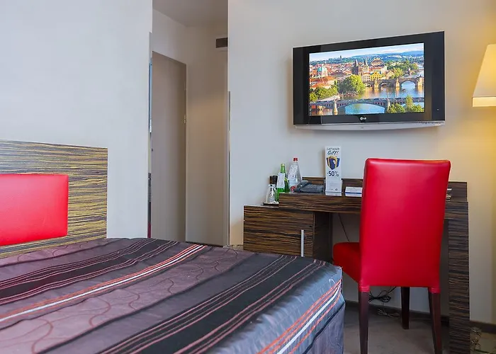 호텔 Ea 크리스탈 팰리스 4*