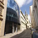 מלון Ea Crystal Palace
