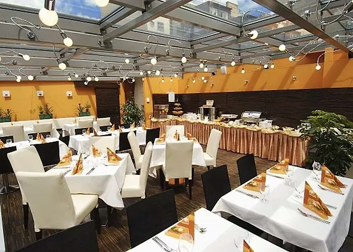 Hotel Ea Crystal Palace